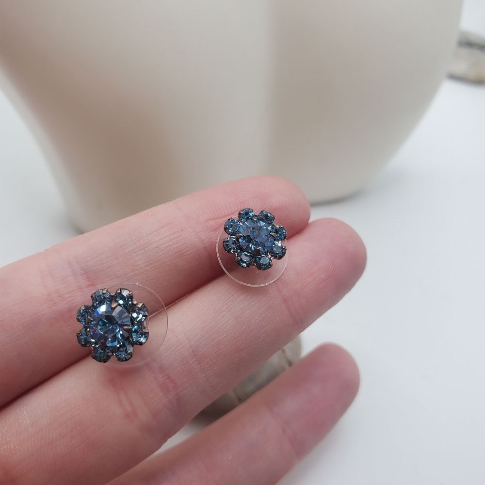 Snow frenzy crystal sky ice blue‎ earrings